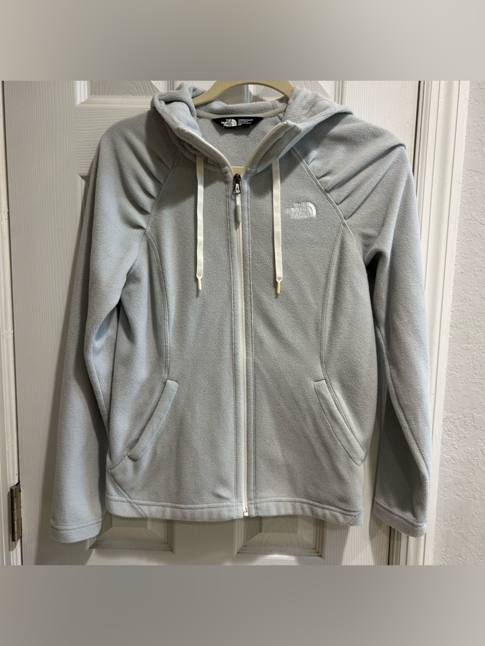 The North Face Light Gray Full-Zip Fleece Hoodie | women's small